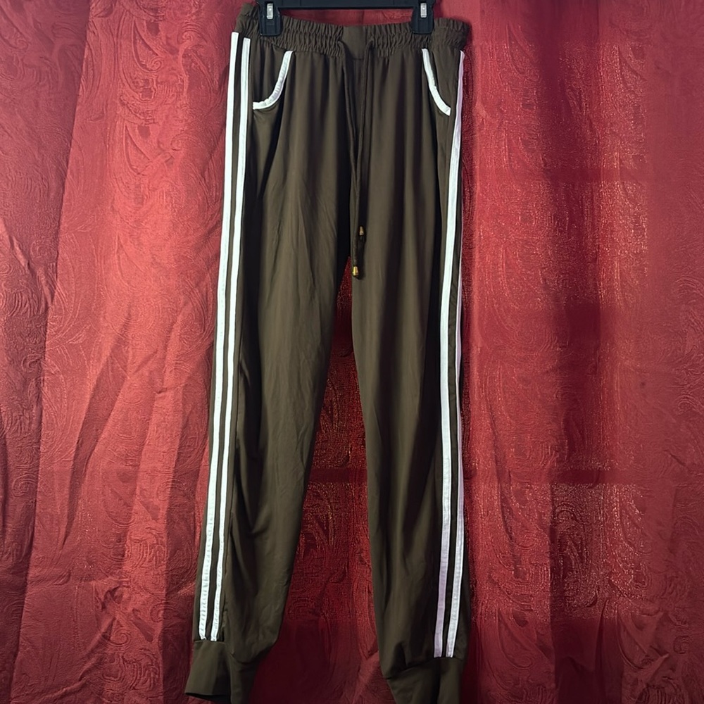 FUEGO MODA, Size S/M, Color Brown with White Lines